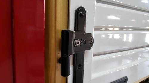 Balama reglabila cu prindere in zidarie